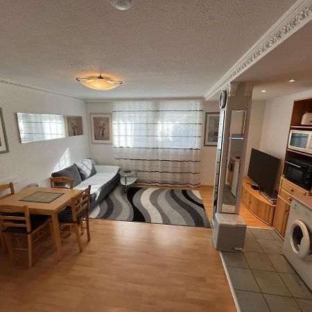 Ruhige Geraeumige Wohnung Pforzheim Esterno foto