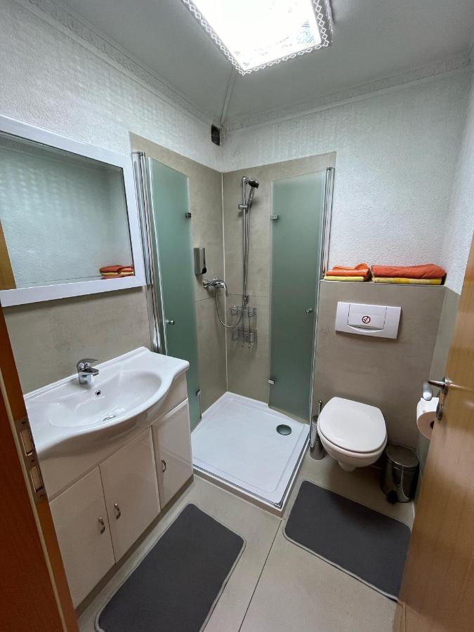 Ruhige Geraeumige Wohnung Pforzheim Esterno foto
